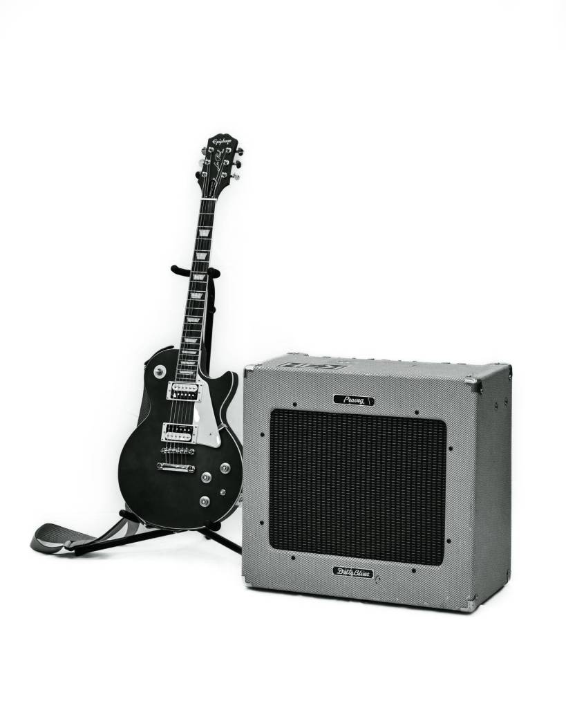 Still images of the guitar and speaker